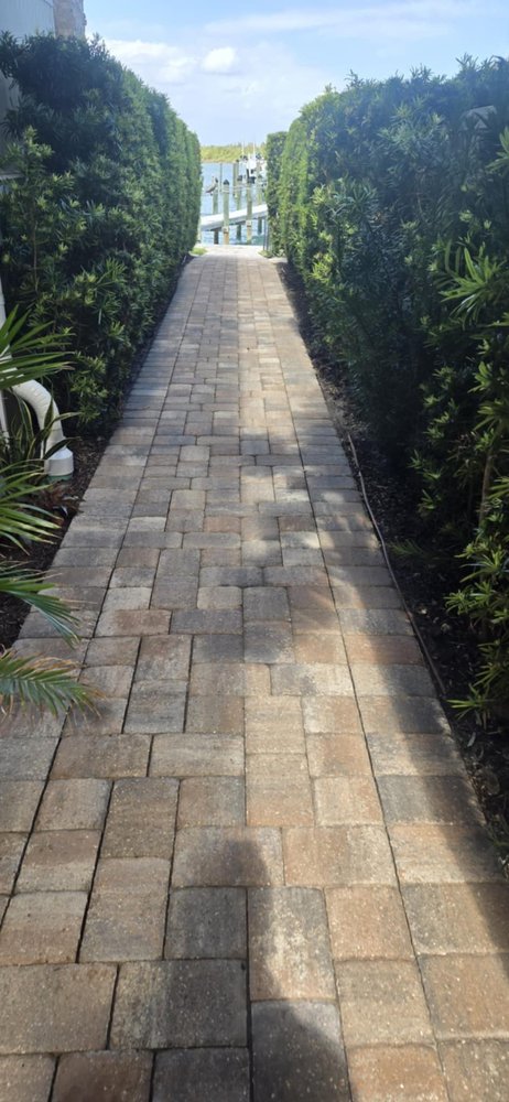 Slide of R N R Pressure Cleaning and Roof Washing