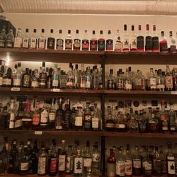 Travel Bar - Interior