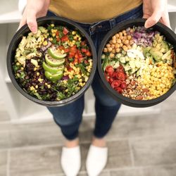 Juiccee Health & Nutrition Bar - For our Salad Lovers! Full of colors & flavor!