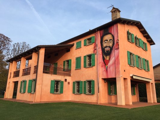 Casa Museo Luciano Pavarotti by null