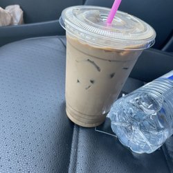Blooms Coffee Bar - Iced latte