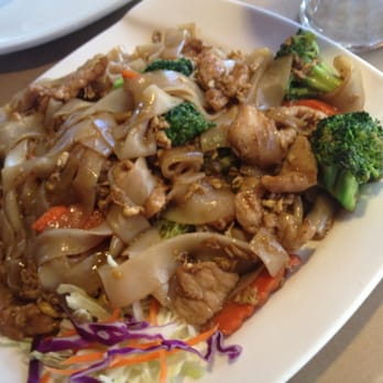 Tommy Thai - Pad see ew - Cambodian Near Me - Mountain View, California Tommy Thai - Pad see ew - Cambodian Near Me - Mountain View, California