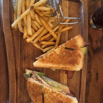 Henry's Tavern - Avocado BLT - New American Near Me - Denver, Colorado