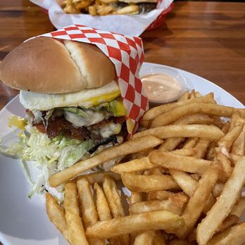 West Pioneer Grill - California burger (double) - New American Near Me - Puyallup, Washington West Pioneer Grill - California burger (double) - New American Near Me - Puyallup, Washington