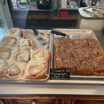 Bee Kind Bakery & Catering - Fresh made Cinnamon Rolls and Sticky Buns, Yummy!!! - Caterers Near Me - Dunsmuir , California