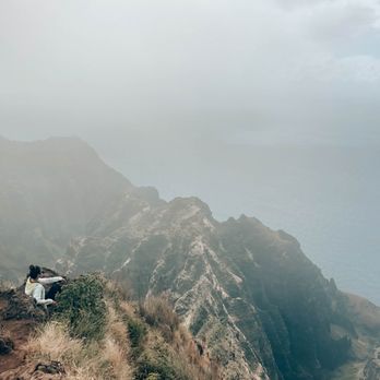 Awa'awapuhi Trail - The clouds come and go. Just be patient with it. - Hiking Near Me