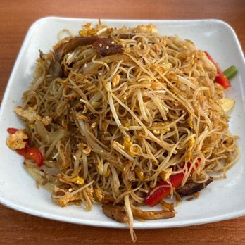 Prata Man Restaurant - Fried rice noodle ($15.00) - Singaporean Near Me - Richmond, British Columbia