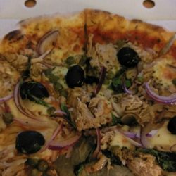 Lamora Pizzeria - Tuna, capers and olive pizza. Yum!