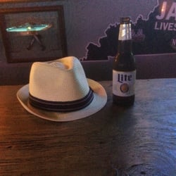 Hollys Pour House - After the Kentucky Oaks. This is a good friendly place. Treated like a local. Love it.
