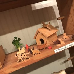 Idea Factory - Wooden doghouse set