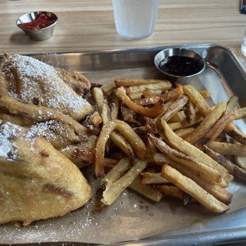 BoomerJack's Grill - Monti Cristo - American Near Me - Webster, Texas BoomerJack's Grill - Monti Cristo - American Near Me - Webster, Texas