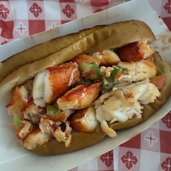 Salty’s Lobster Shack - The perfect Lobster roll - Food Trucks Near Me - Middleton, Massachusetts