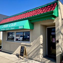 Fili's Cafe - Great little restaurant with a great menu
