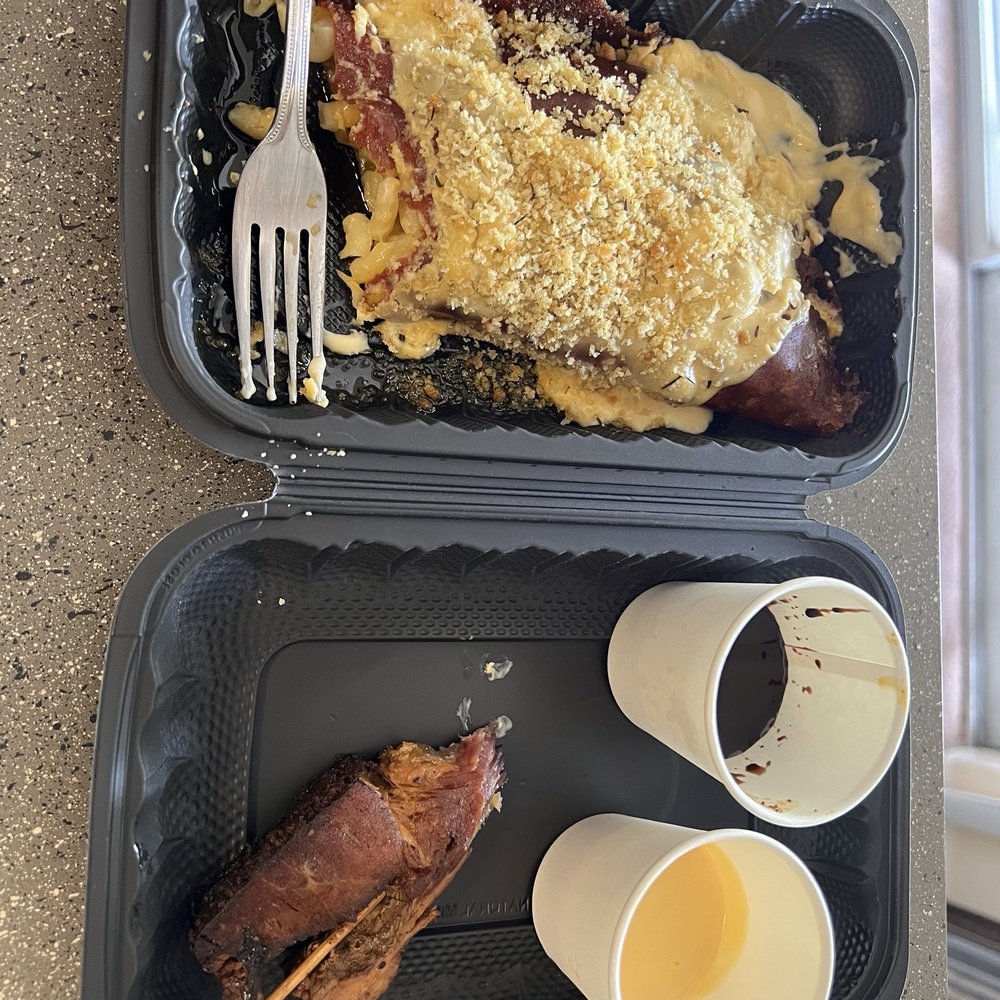 Top: Mac n' Cheese Bottom: Cured Bacon Skewer w/cheese and dark chocolate dips Top: Mac n' Cheese Bottom: Cured Bacon Skewer w/cheese and dark chocolate dips