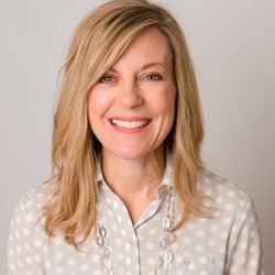 Julia Robbins-RE/MAX 100 Inc