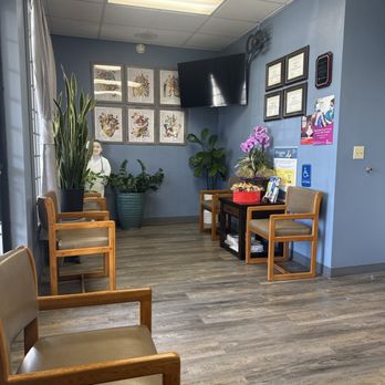 Thuan V Nguyen, MD - Lobby - Family Practice Near Me - Gardena, California Thuan V Nguyen, MD - Lobby - Family Practice Near Me - Gardena, California