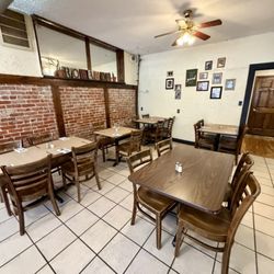 Roland's Trattoria - Part of dining room