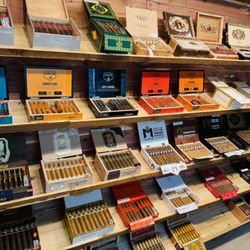 Lake Norman Cigars & Vape - Ciagrs