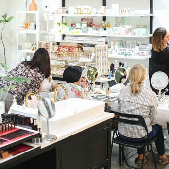 Beauty Statement - Laura Mercier Flawless Face Class - Cosmetics & Beauty Supply Near Me - The Woodlands, Texas Beauty Statement - Laura Mercier Flawless Face Class - Cosmetics & Beauty Supply Near Me - The Woodlands, Texas