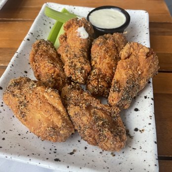 The Boathouse - hairy wings - Seafood Near Me - Ossining, New York