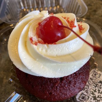 Liliha Bakery - Red velvet cupcake - Bakeries Near Me - Honolulu, Hawaii