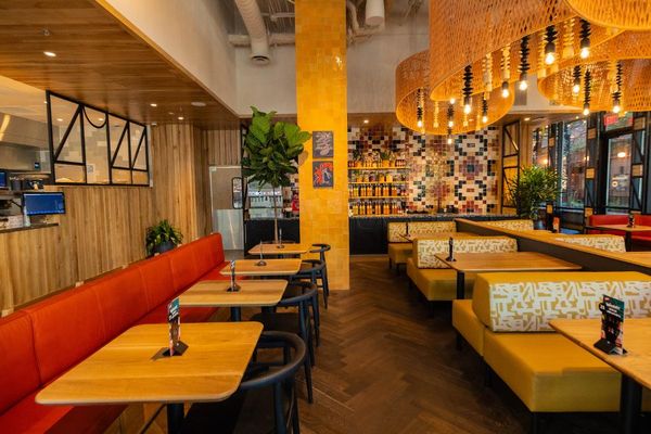 Nando's PERi-PERi by null