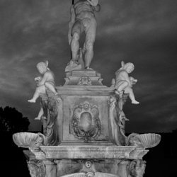 Neptune Fountain - 1-20, pre-dawn sans H20