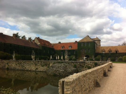 Château de Villiers-le-Mahieu by null