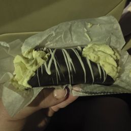 Dubai Chocolate cannoli