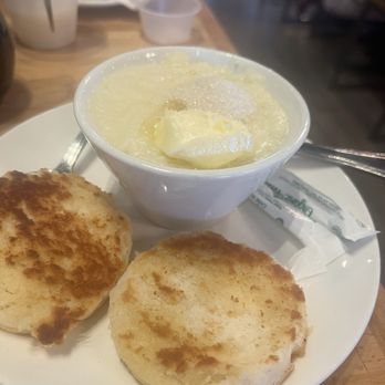 Nina's Brunch - Grits and biscuit - Breakfast & Brunch Near Me - Forney, Texas