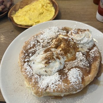 Aloha Kitchen - Apple Souffle a la Mode - Breakfast & Brunch Near Me - Honolulu, Hawaii