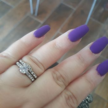 Jolie Nails - Pinky has no coffin shape, remaining polish on fingers which had polish remover on them already but did no good. She also used no oil. - Nail Salons Near Me - Antelope, California