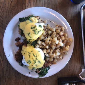 Fratelli Cafe - Green eggs and Ben with potatoes - Coffee & Tea Near Me - Los Angeles, California