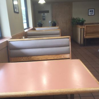 Dairy Queen - Booths are clean and firm but comfortable. - Ice Cream & Frozen Yogurt Near Me - San Antonio, Texas