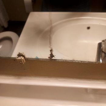 Grizzly Inn - Mirror and around sink was disgusting and gross!! - Hotels Near Me - Great Falls, Montana