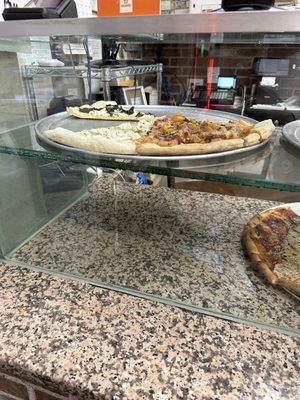 Tony's Pizzeria by null