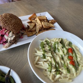 Zeal - Vegan Mac 'n Cheese (gf, v)  Mojo Pork Sandwich - New American Near Me - Boulder, Colorado
