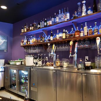 Square Grouper - Islamorada - Bar - Seafood Near Me - Islamorada, Florida