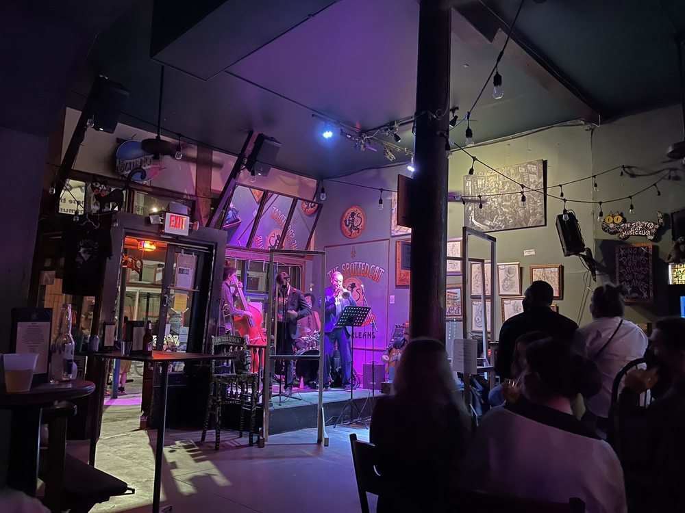 the-spotted-cat-music-club-new-orleans-roadtrippers