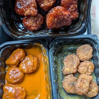 Wendy's - Saucy nuggets: honey BBQ, spicy buffalo, garlic Parmesan - Fast Food Near Me - Bellevue, Washington Wendy's - Saucy nuggets: honey BBQ, spicy buffalo, garlic Parmesan - Fast Food Near Me - Bellevue, Washington