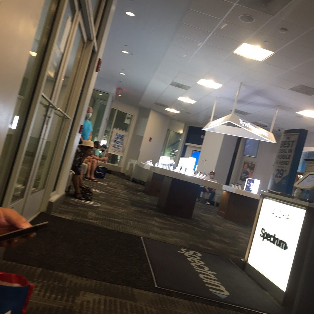 Spectrum - Customers sitting there waiting - Television Service Providers Near Me - Honolulu, Hawaii Spectrum - Customers sitting there waiting - Television Service Providers Near Me - Honolulu, Hawaii