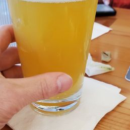 Very weird 4 giants ipa, it's a fruity seltzer imo and nothing like an ipa Very weird 4 giants ipa, it's a fruity seltzer imo and nothing like an ipa