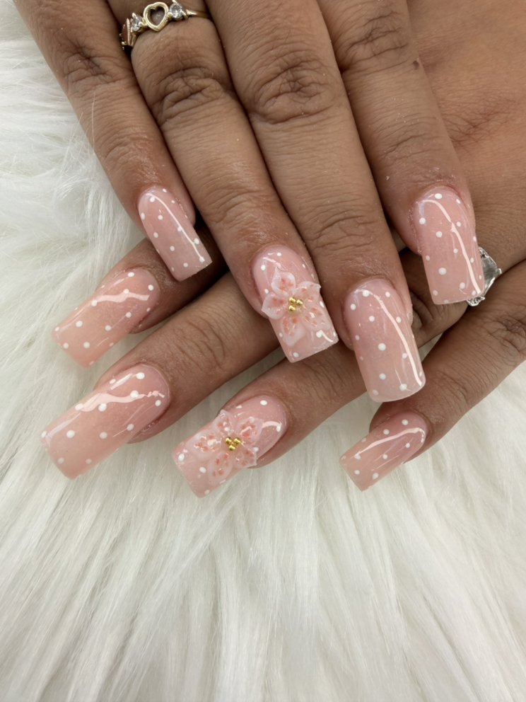 Merry Nails & Spa Logo