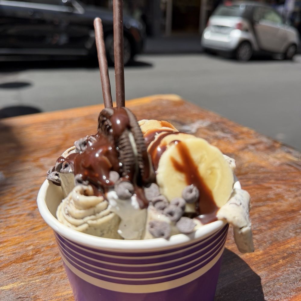 Magical Ice Cream - Oreo cookie ice cream rolls with banana - Ice Cream & Frozen Yogurt Near Me - San Francisco, California Magical Ice Cream - Oreo cookie ice cream rolls with banana - Ice Cream & Frozen Yogurt Near Me - San Francisco, California