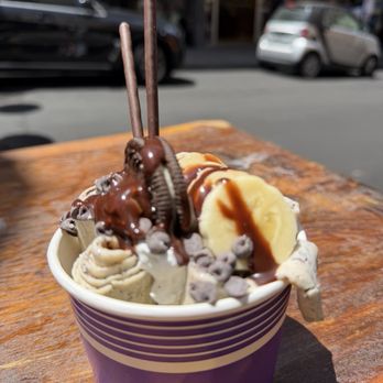 Magical Ice Cream - Oreo cookie ice cream rolls with banana - Ice Cream & Frozen Yogurt Near Me - San Francisco, California