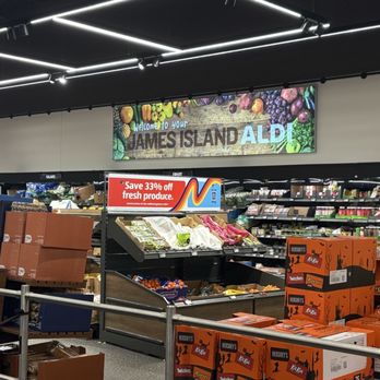 ALDI - Entryway - Grocery Near Me - Charleston, South Carolina ALDI - Entryway - Grocery Near Me - Charleston, South Carolina