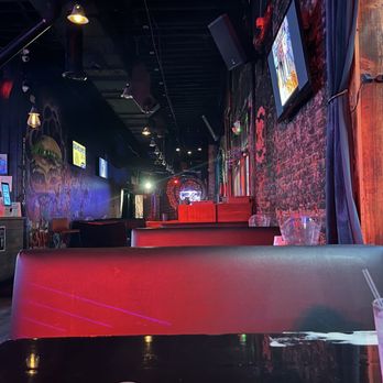 Alley Burger - Inside dining - Burgers Near Me - Columbus, Ohio