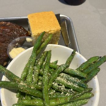 Gastropit Ellisville - Green beans and corn bread - Barbeque Near Me - Ellisville, Missouri Gastropit Ellisville - Green beans and corn bread - Barbeque Near Me - Ellisville, Missouri