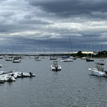 Chart Room - Seafood Near Me - Cataumet, Massachusetts