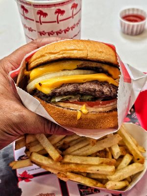 In-N-Out Burger by null